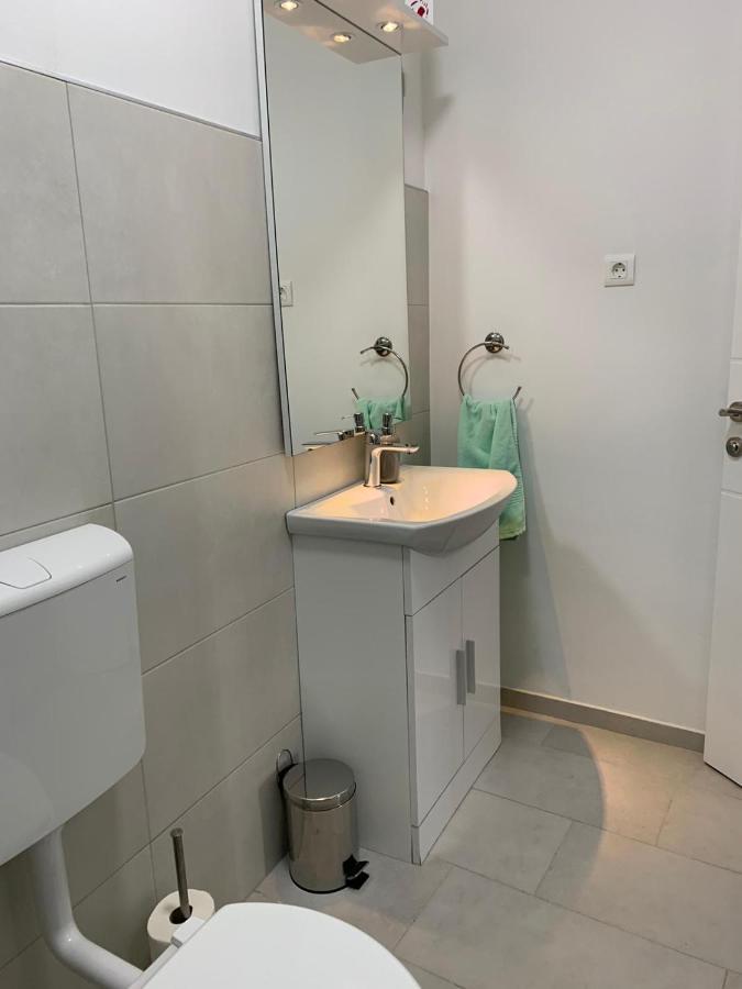 Apartment Mirakul 塞尼 外观 照片