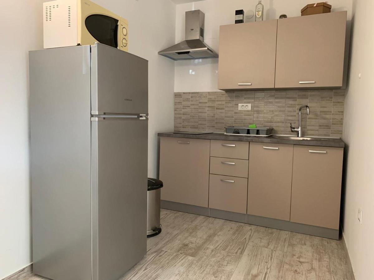 Apartment Mirakul 塞尼 外观 照片