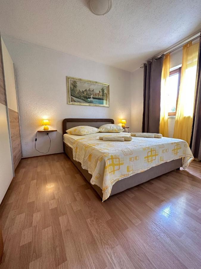 Apartment Mirakul 塞尼 外观 照片