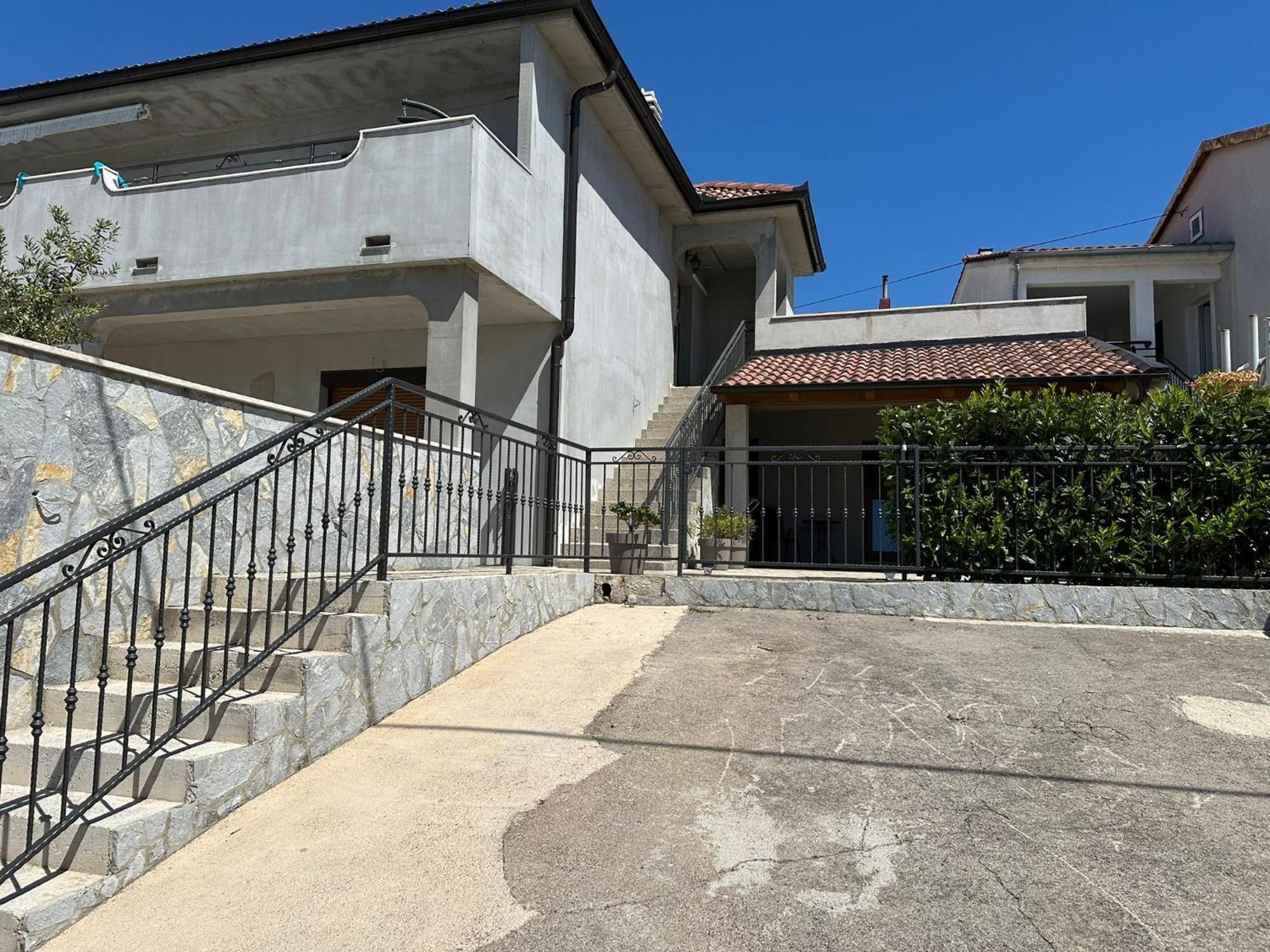 Apartment Mirakul 塞尼 外观 照片