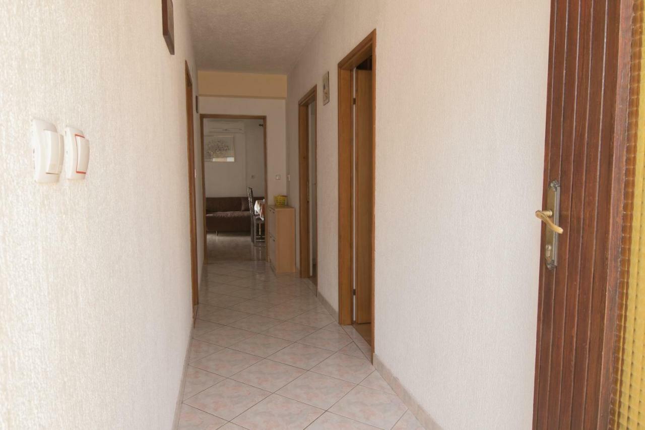 Apartment Mirakul 塞尼 外观 照片