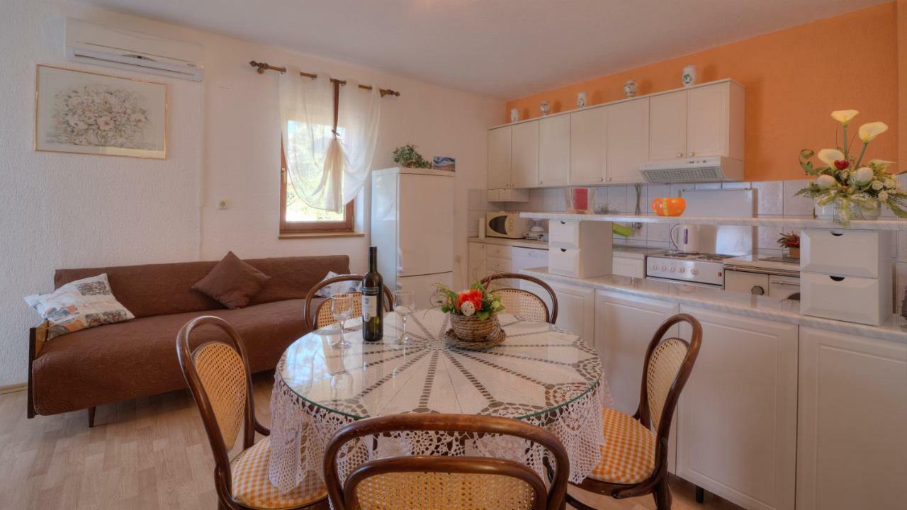 Apartment Mirakul 塞尼 外观 照片